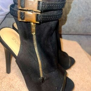 Shoe Dazzle Long Black Heels Anklets